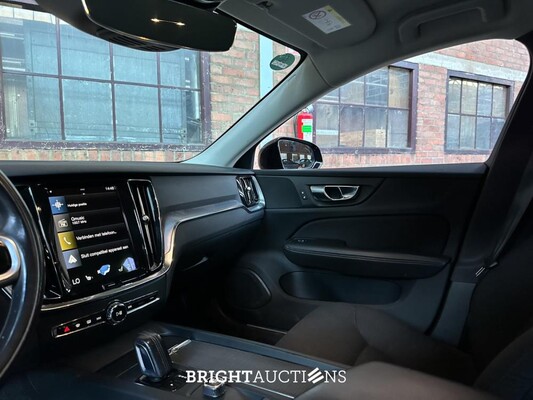 Volvo V60 2.0 B3 Momentum Advantage 163PK 2021 (Origineel-NL+1e eigenaar), K-788-LP