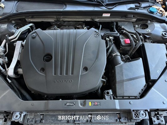 Volvo V60 2.0 B3 Momentum Advantage 163PK 2021 (Origineel-NL+1e eigenaar), K-788-LP