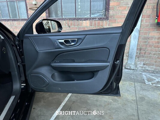 Volvo V60 2.0 B3 Momentum Advantage 163PK 2021 (Origineel-NL+1e eigenaar), K-788-LP