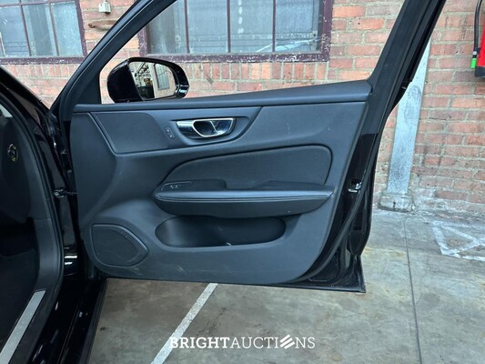 Volvo V60 2.0 B3 Momentum Advantage 163PK 2021 (Origineel-NL+1e eigenaar), K-788-LP