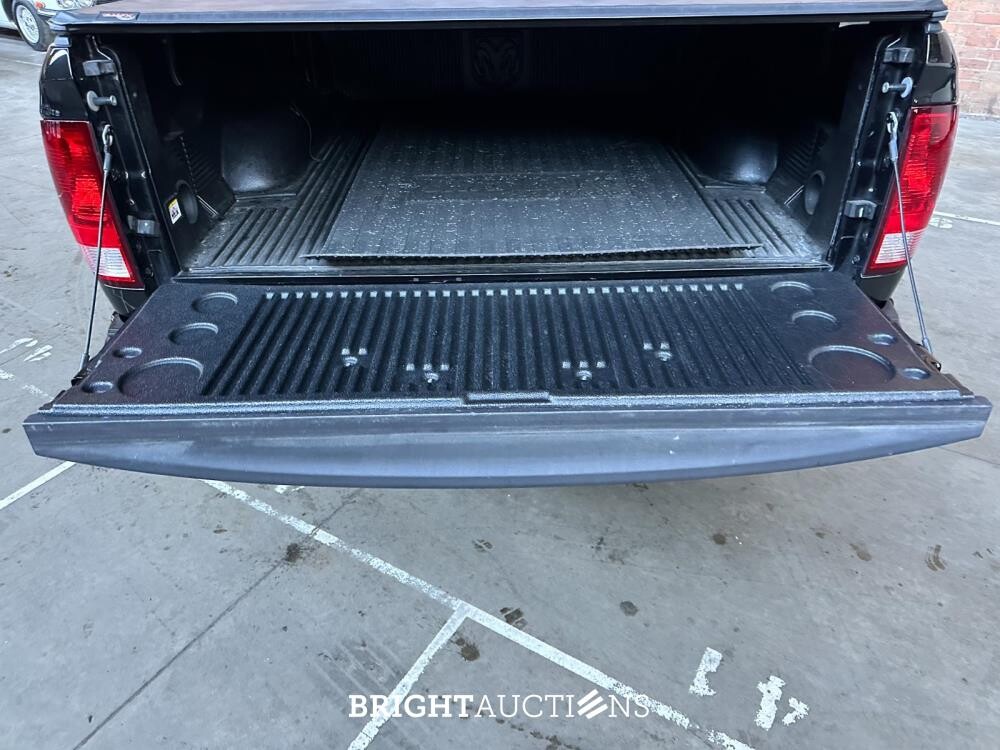 Dodge Ram 1500 5.7 Hemi V8 2018 6-Peroons