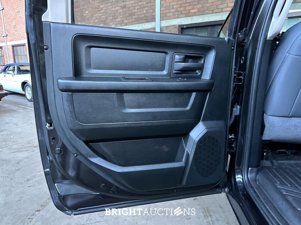 Dodge Ram 1500 5.7 Hemi V8 2018 6-Peroons