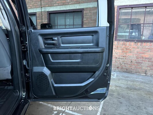 Dodge Ram 1500 5.7 Hemi V8 2018 6-Peroons