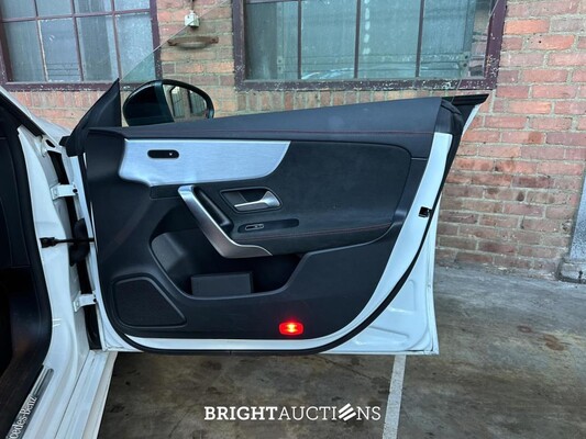 Mercedes-Benz CLA250 e Business Solution AMG Limited 160pk 2022 (Origineel-NL & 1e Eigenaar) CLA-klasse Shooting Brake, P-576-HG