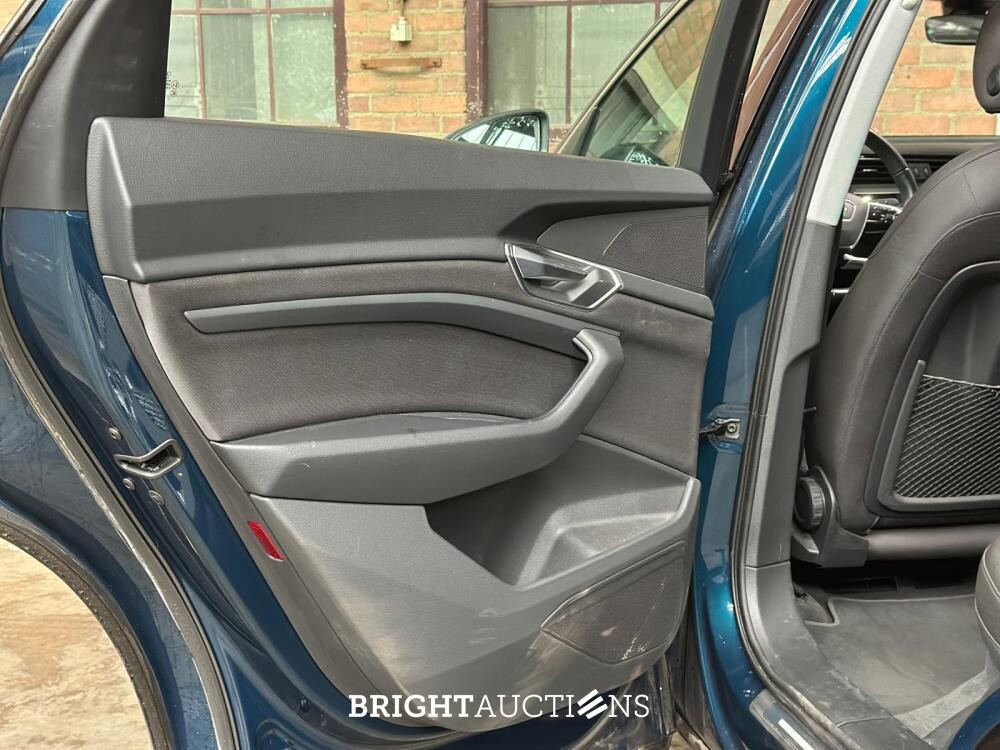 Audi E-tron Sportback 50 quattro edition 71 kWh 313pk 2020 (Origineel-NL), K-130-HS