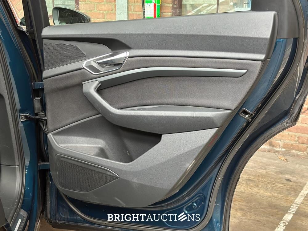 Audi E-tron Sportback 50 quattro edition 71 kWh 313pk 2020 (Origineel-NL), K-130-HS