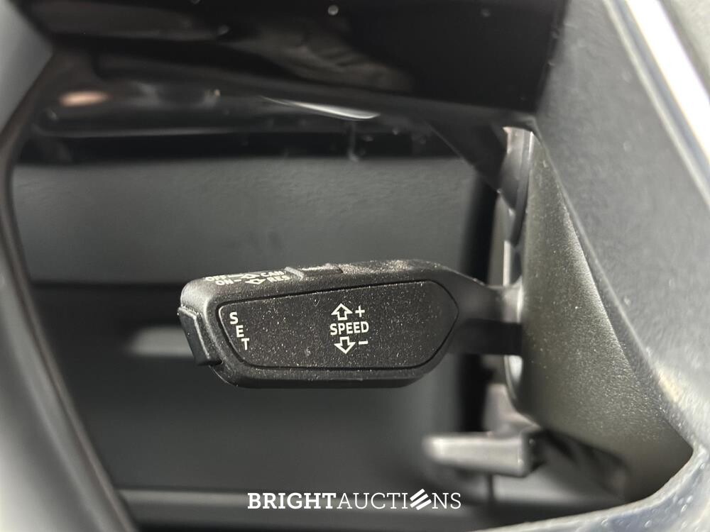 Audi E-tron 50 quattro Business edition 71 kWh 313pk 2020 (Origineel-NL+ 1e eigenaar), J-695-PX