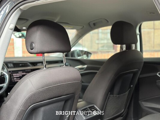 Audi E-tron 50 quattro Business edition 71 kWh 313pk 2020 (Origineel-NL+ 1e eigenaar), J-695-PX