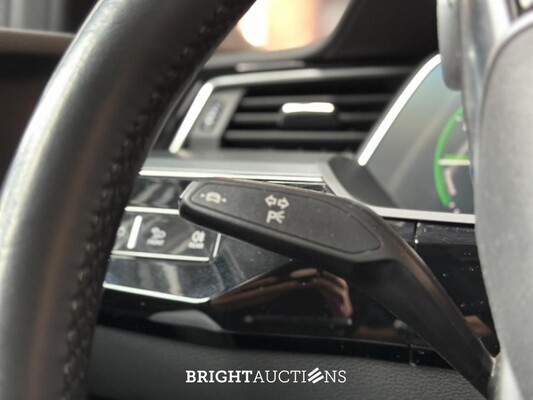 Audi E-tron 50 quattro Business edition 71 kWh 313pk 2020 (Origineel-NL+ 1e eigenaar), J-695-PX