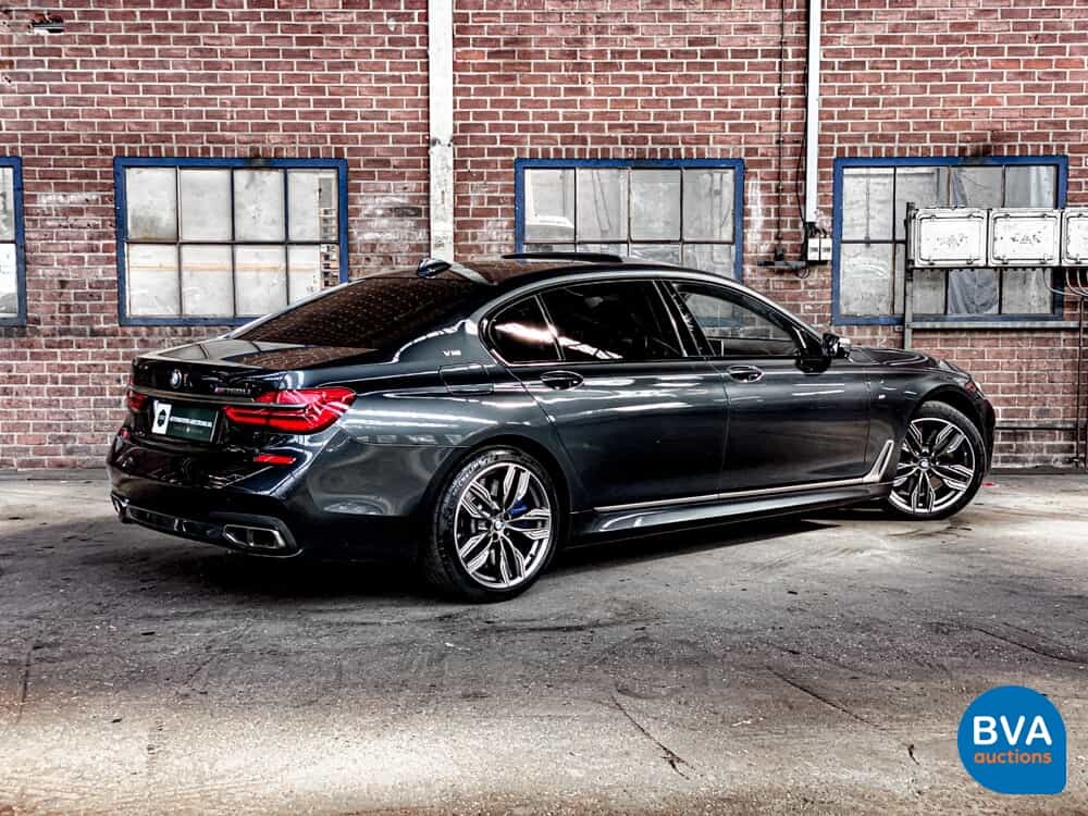 BMW M760Li xDrive M-Sport V12 7er LANG 609pk 2016 G12, L-128-BS.