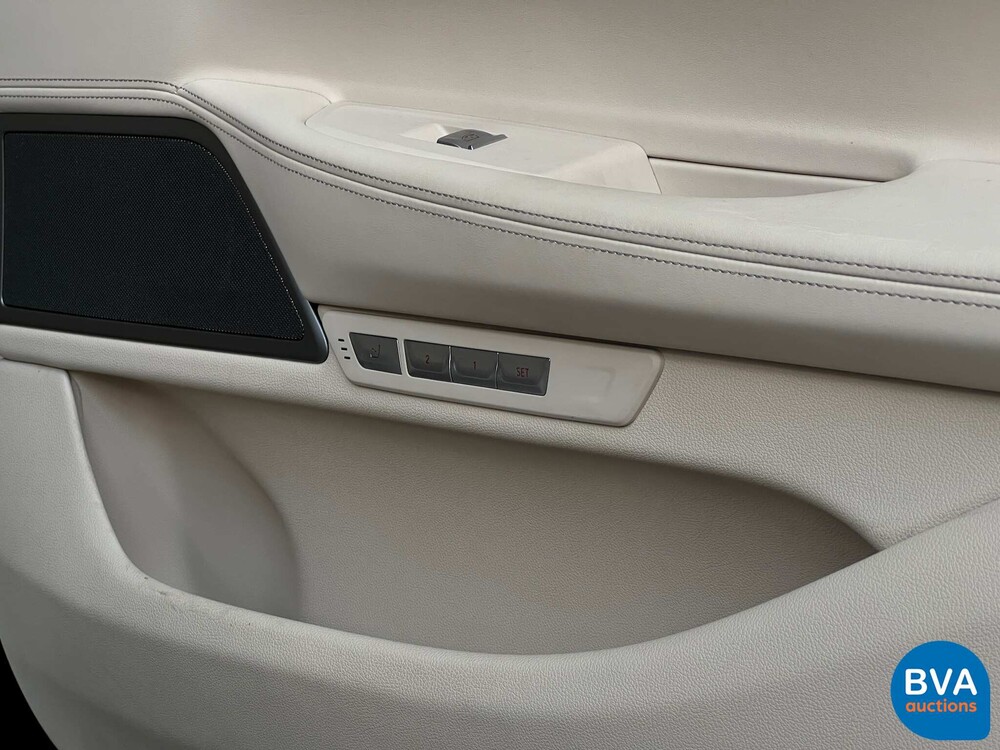 BMW M760Li xDrive M-Sport V12 7er LANG 609pk 2016 G12, L-128-BS.