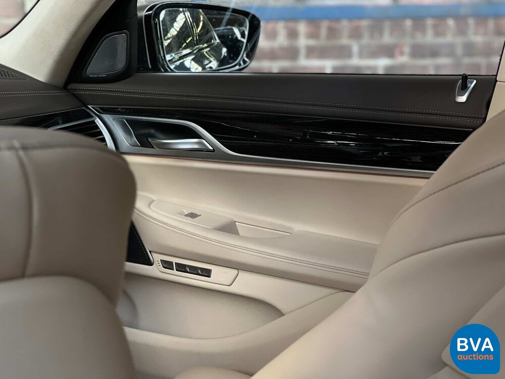 BMW M760Li xDrive M-Sport V12 7er LANG 609pk 2016 G12, L-128-BS.