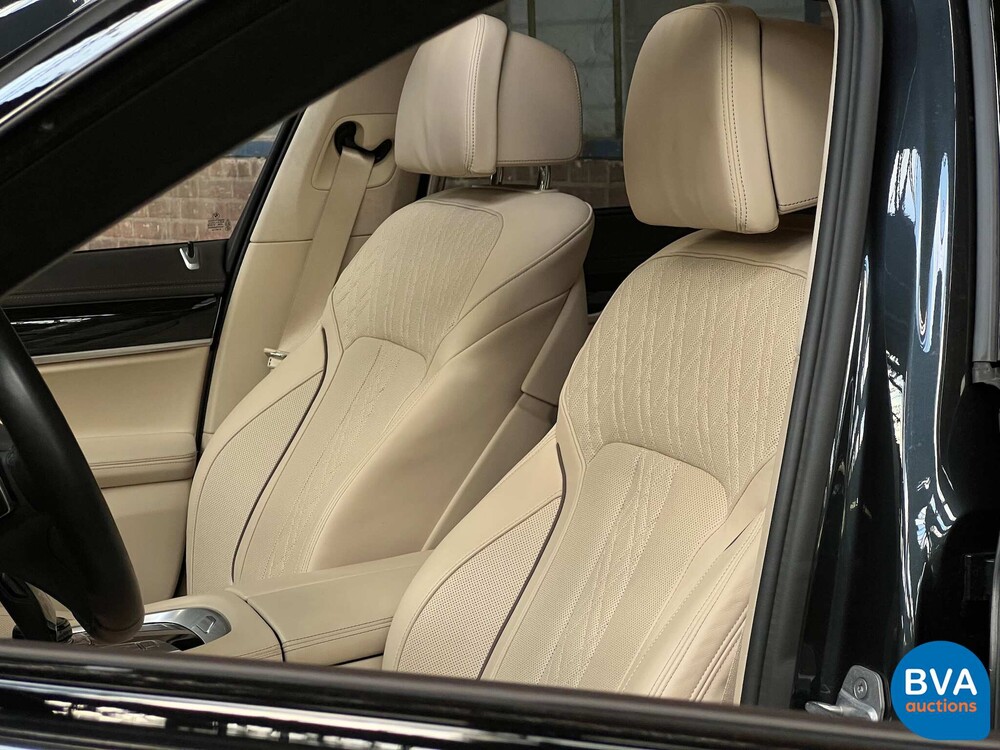 BMW M760Li xDrive M-Sport V12 7er LANG 609pk 2016 G12, L-128-BS.