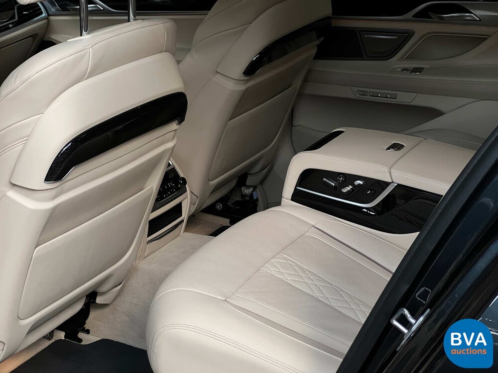 BMW M760Li xDrive M-Sport V12 7er LANG 609pk 2016 G12, L-128-BS.