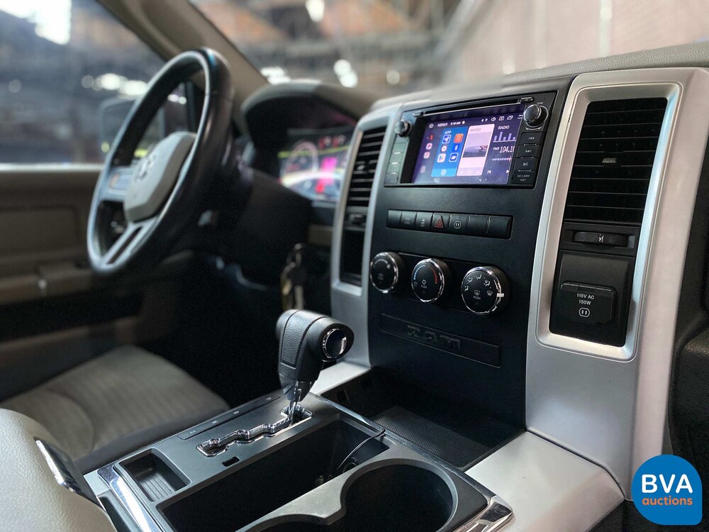 Dodge-RAM 1500 5.7 V8 4x4 Quad Cab 6'4 Pickup 2011.