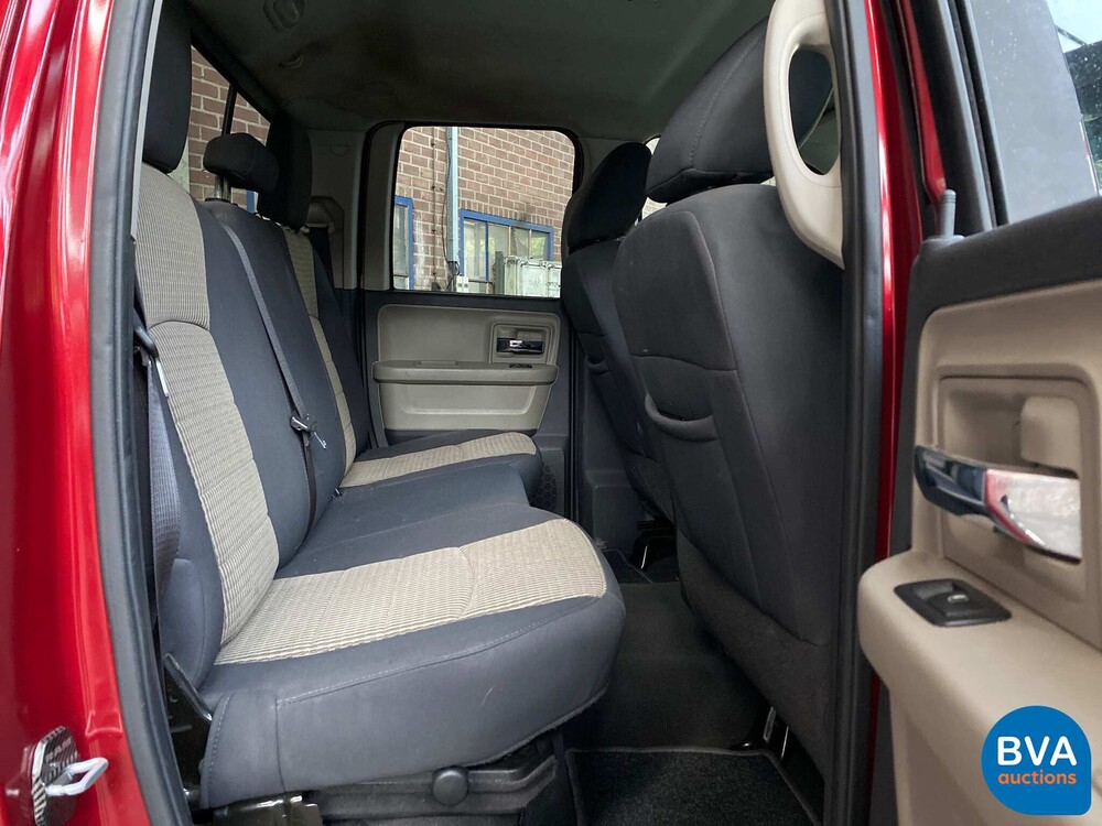 Dodge-RAM 1500 5.7 V8 4x4 Quad Cab 6'4 Pickup 2011.