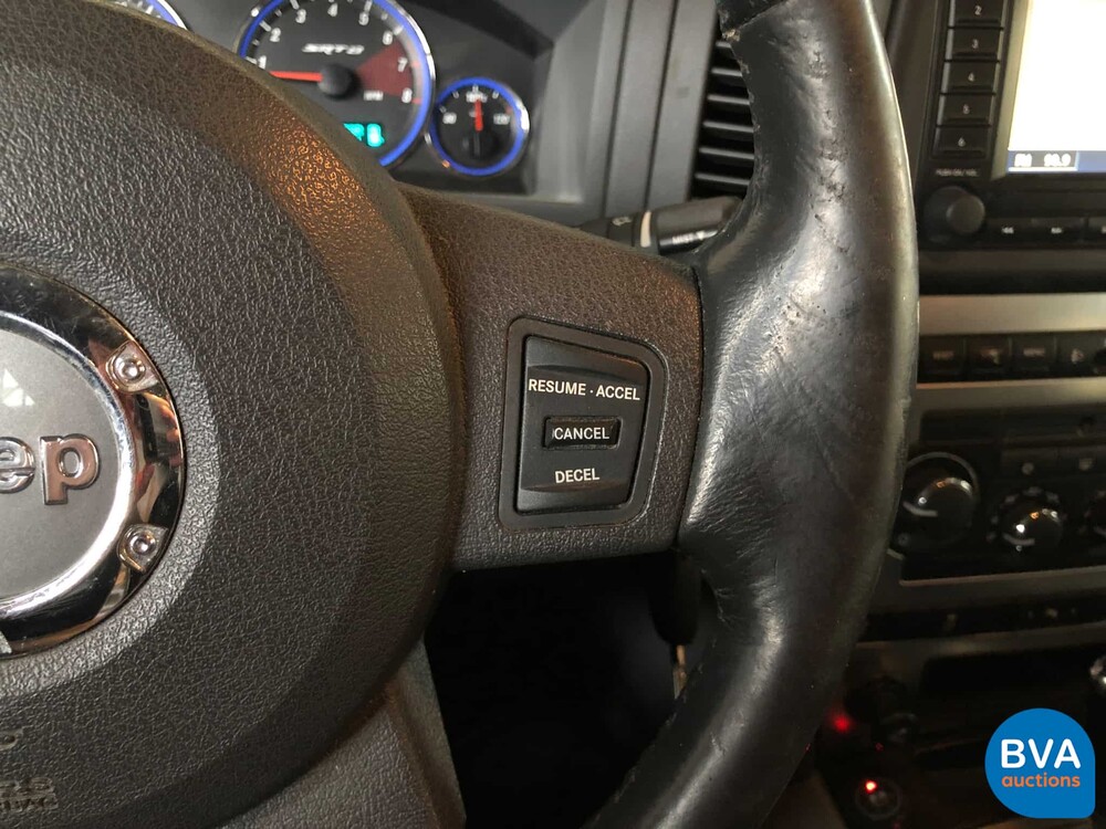 Jeep Grand Cherokee SRT6.1 V8 2007, graue Zulassung.