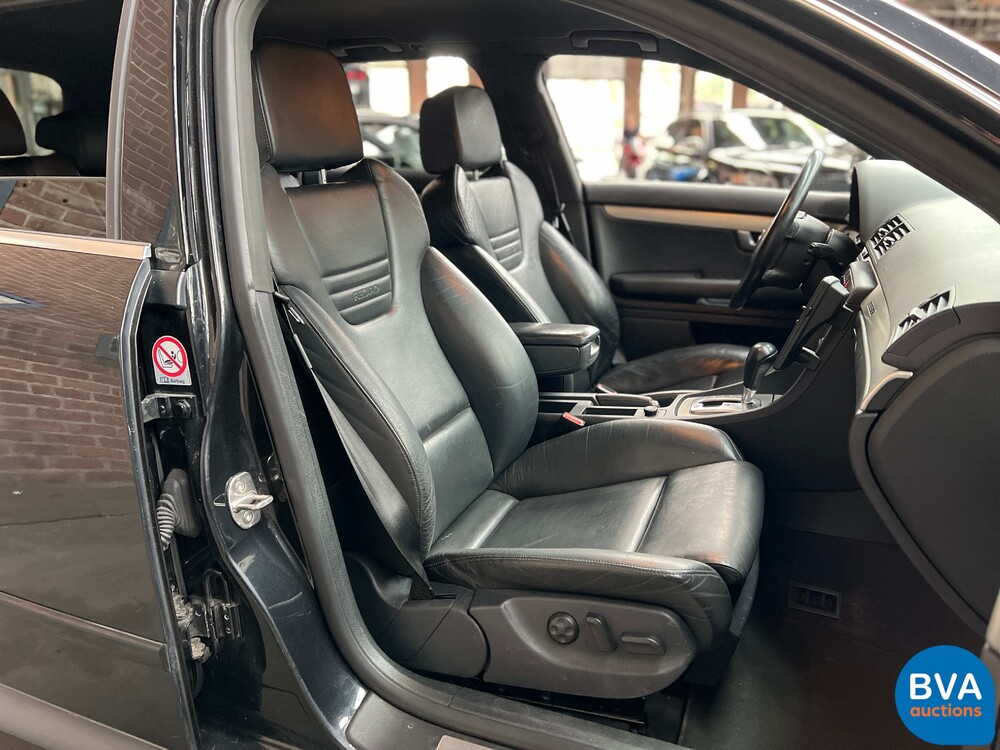 Audi S4 Avant 4.2 V8 quattro 344 PS 2003, 77-RXL-3.