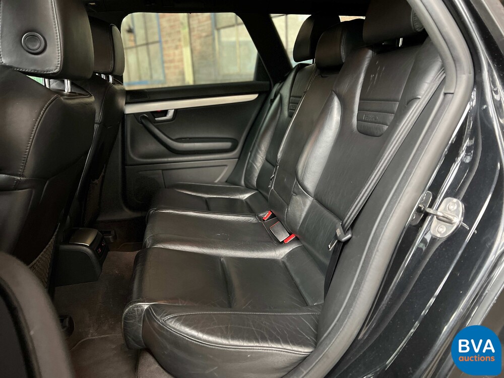 Audi S4 Avant 4.2 V8 quattro 344 PS 2003, 77-RXL-3.