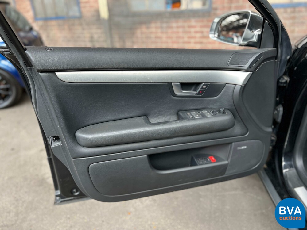 Audi S4 Avant 4.2 V8 quattro 344 PS 2003, 77-RXL-3.