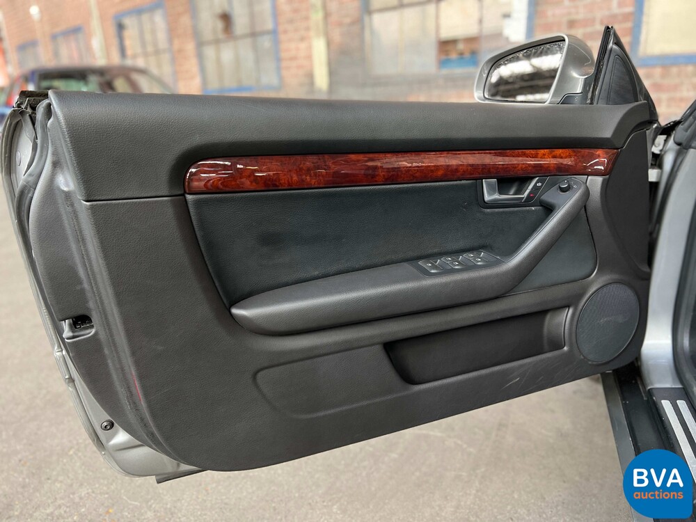 Audi A4 Cabrio 2.4 V6 Pro Line 170PS 2004 -Org. NL-, 39-PH-XR.