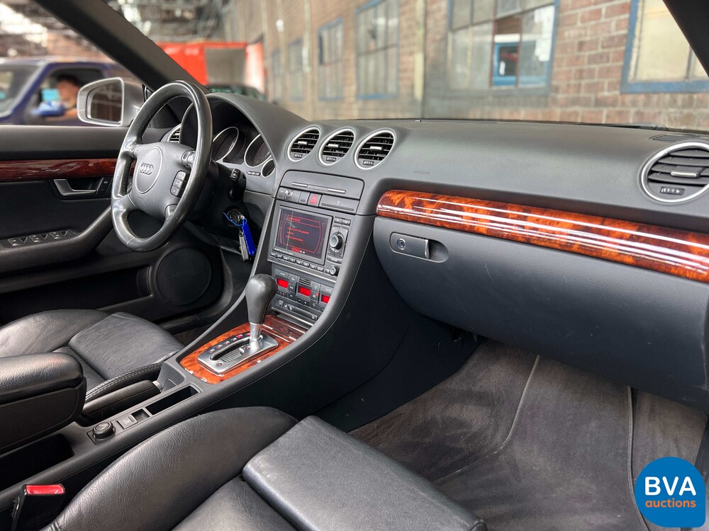 Audi A4 Cabrio 2.4 V6 Pro Line 170PS 2004 -Org. NL-, 39-PH-XR.