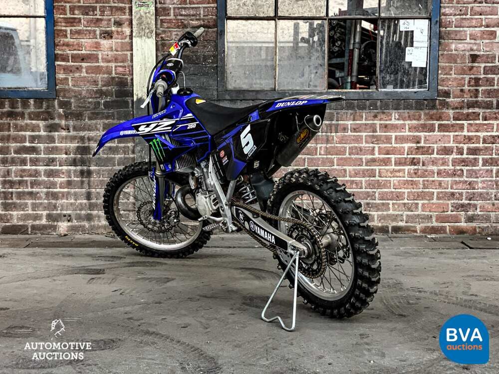 Yamaha YZ250 46 PS 2015.