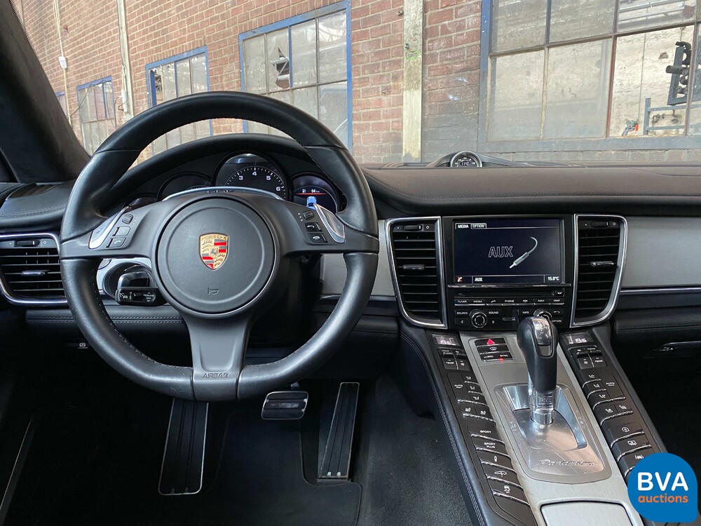 Porsche Panamera 3.6 V6 SportChrono Executive 310 PS 2013, KV-889-L.