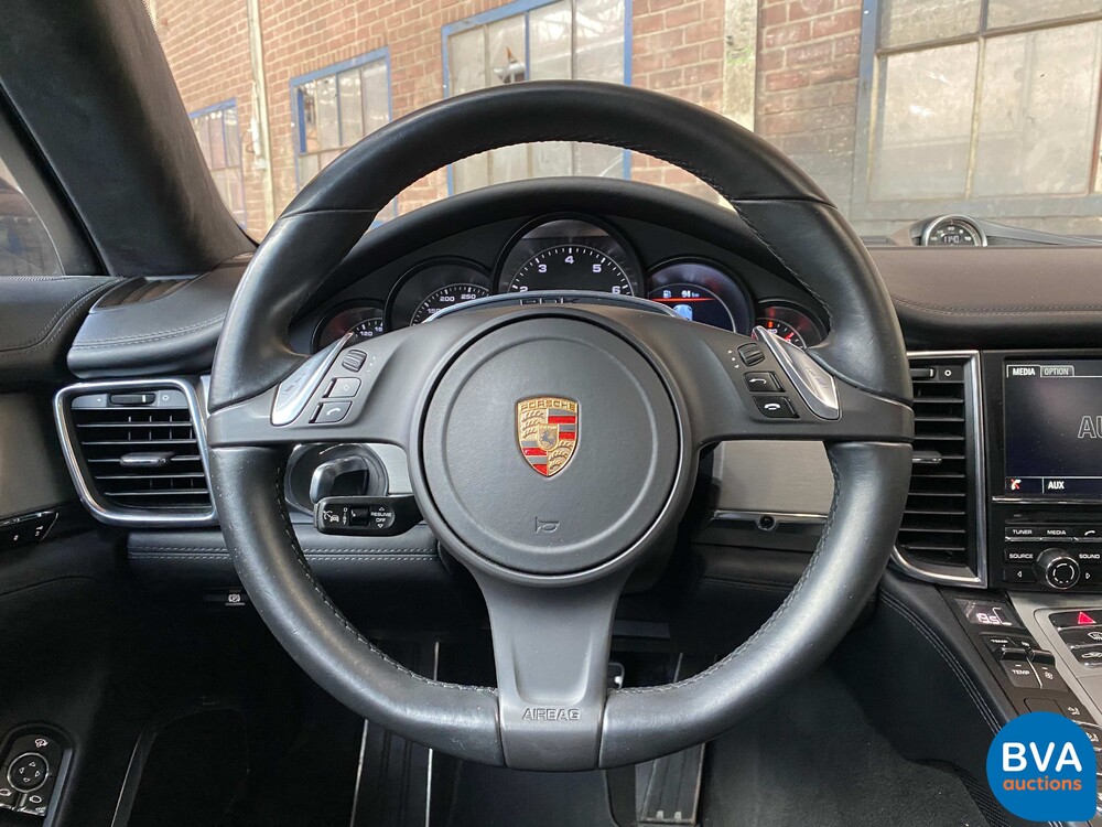 Porsche Panamera 3.6 V6 SportChrono Executive 310 PS 2013, KV-889-L.
