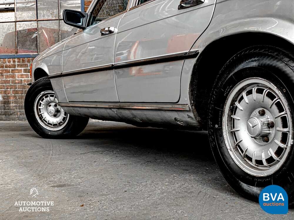 Mercedes-Benz 450 SE S-Klasse 258 PS 1977, 08-YB-12.