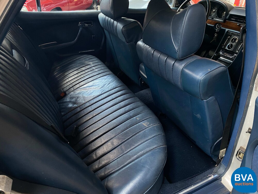 Mercedes-Benz 450 SE S-Klasse 258 PS 1977, 08-YB-12.
