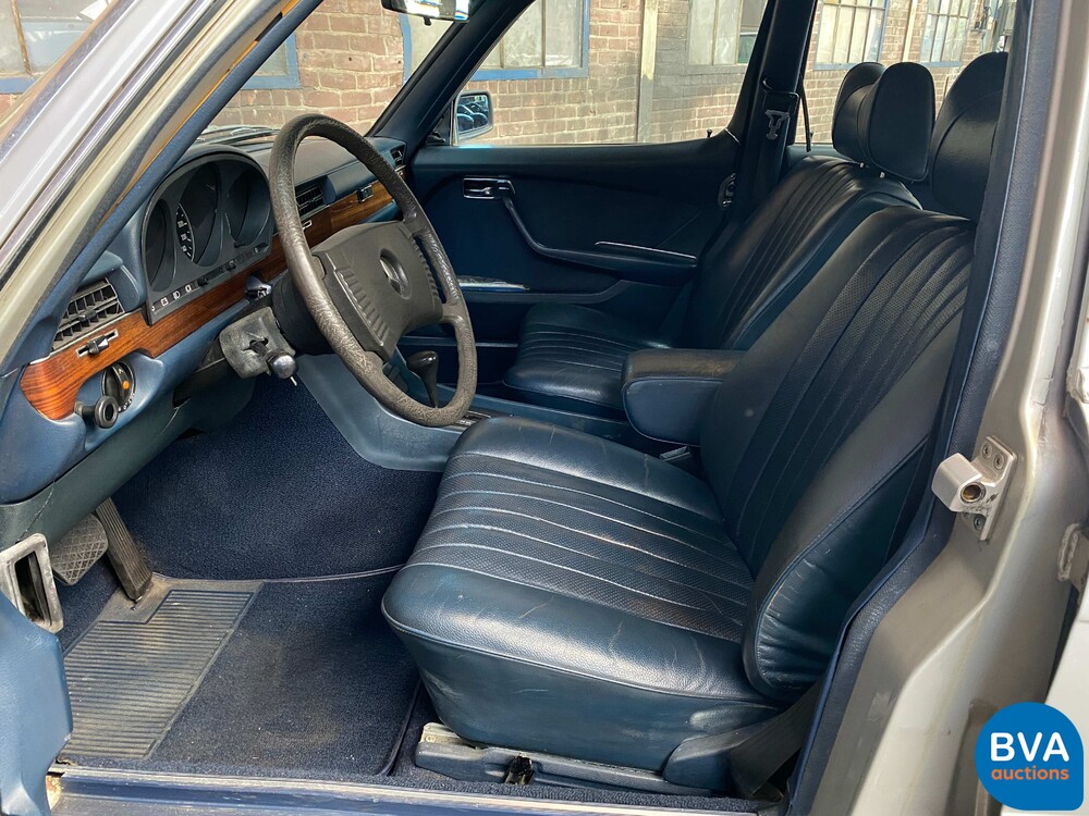 Mercedes-Benz 450 SE S-Klasse 258 PS 1977, 08-YB-12.