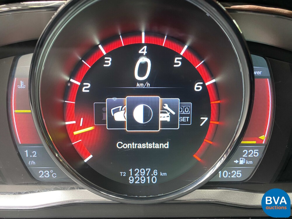 Volvo V60 2.5 T5 Cross Country 253 PS 2016, P-567-KV.