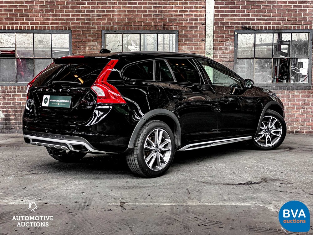 Volvo V60 2.5 T5 Cross Country 253 PS 2016, P-567-KV.