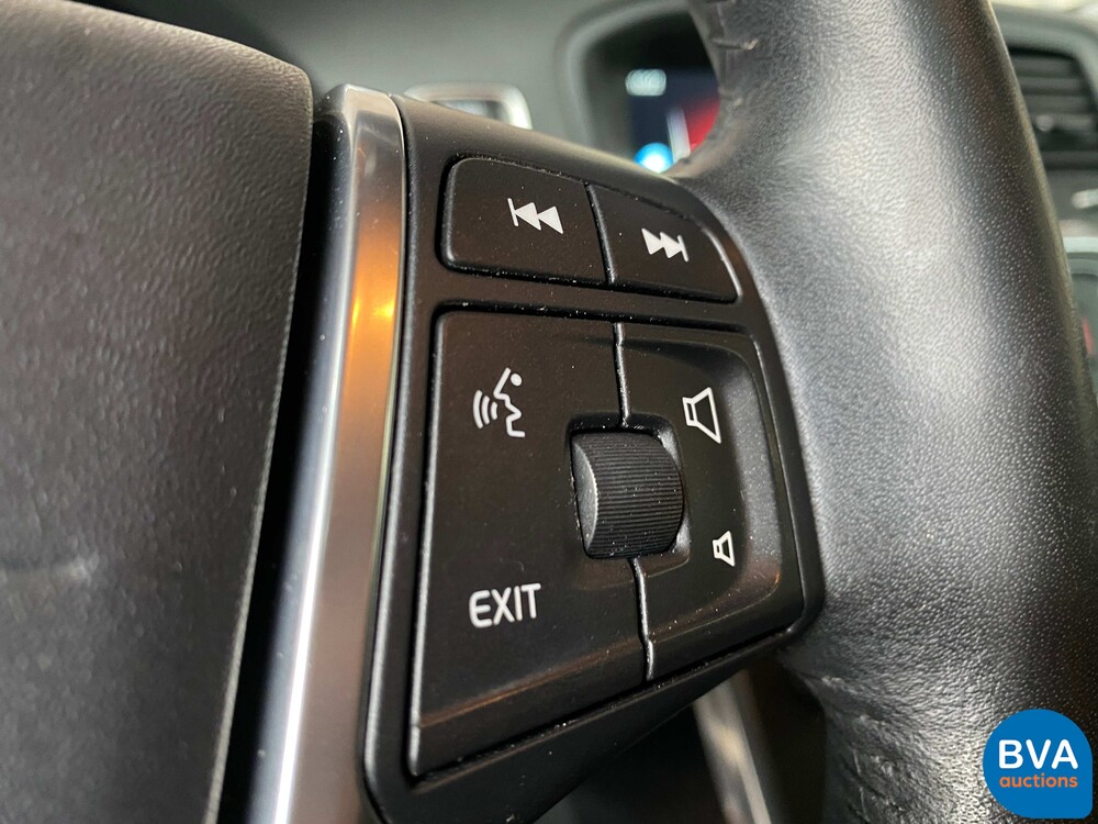 Volvo V60 2.5 T5 Cross Country 253 PS 2016, P-567-KV.