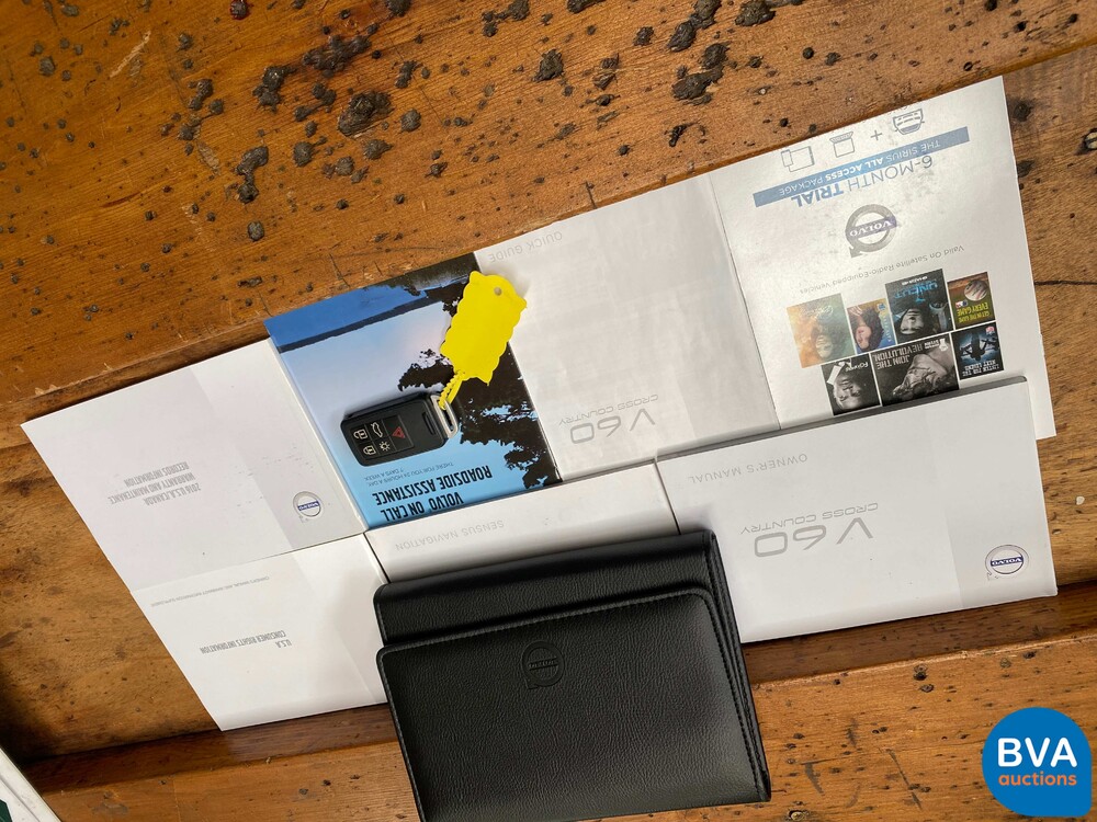 Volvo V60 2.5 T5 Cross Country 253 PS 2016, P-567-KV.