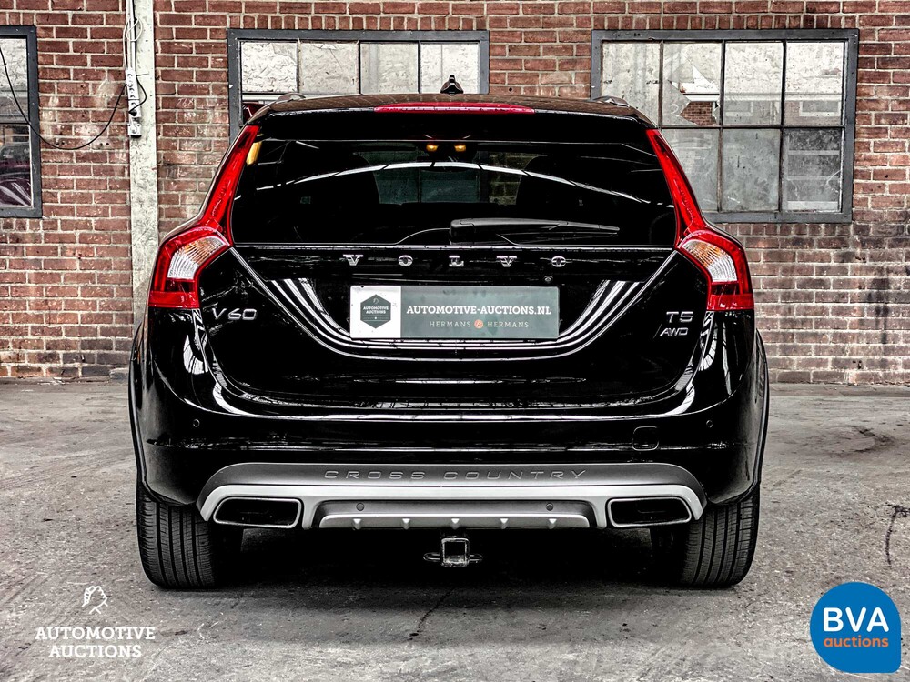 Volvo V60 2.5 T5 Cross Country 253 PS 2016, P-567-KV.