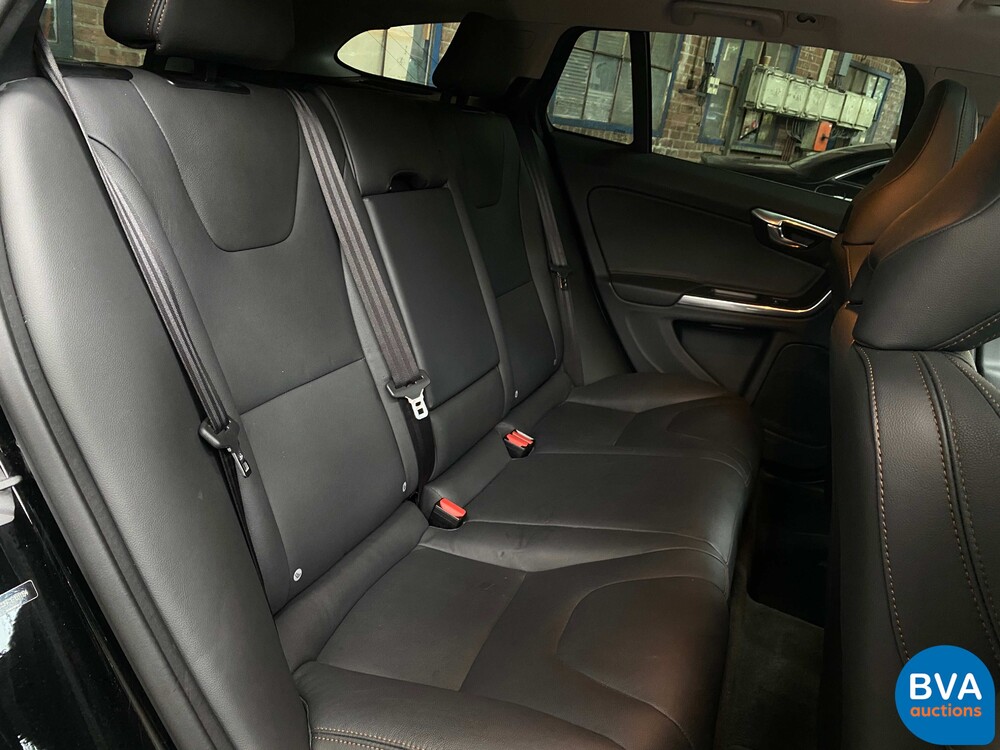 Volvo V60 2.5 T5 Cross Country 253 PS 2016, P-567-KV.