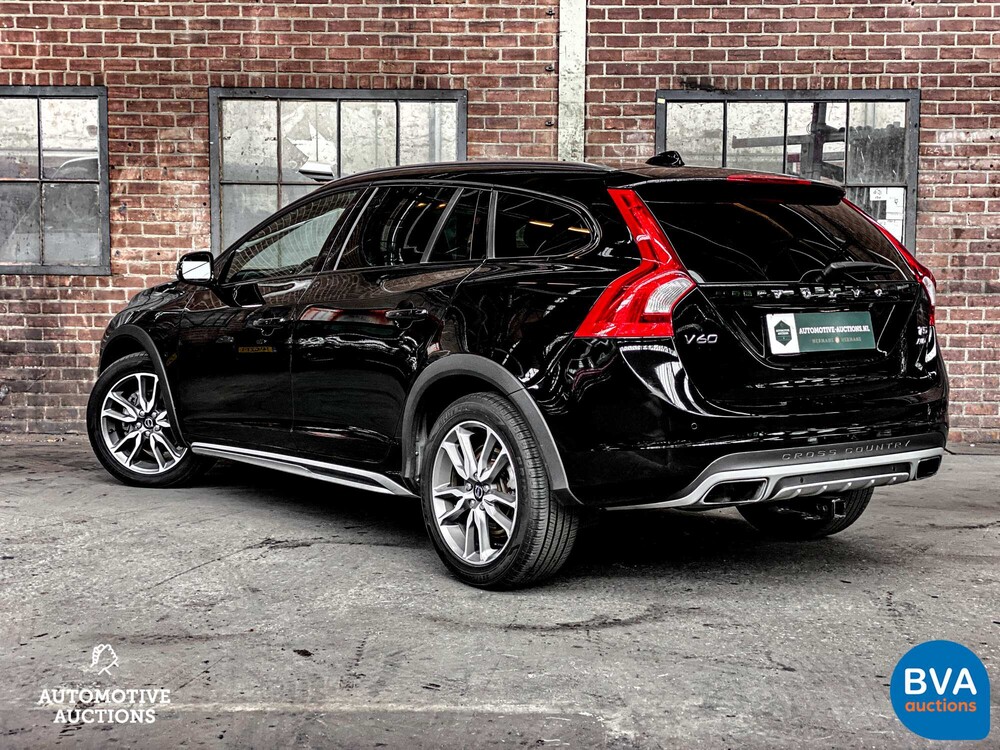 Volvo V60 2.5 T5 Cross Country 253 PS 2016, P-567-KV.