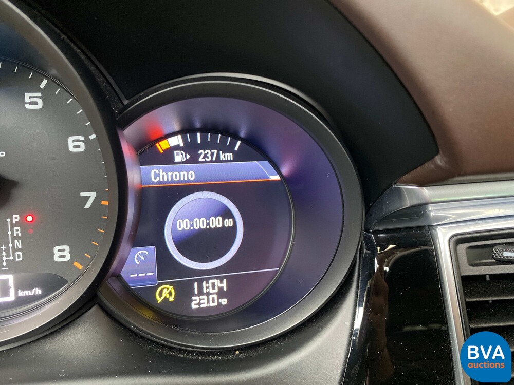 Porsche Macan 2.0 SportChrono 252pk 2016 -Org. NL-, KN-374-H.