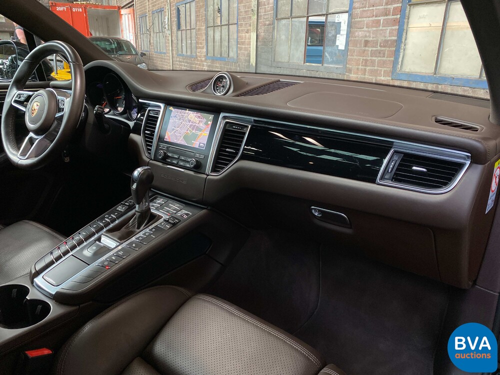 Porsche Macan 2.0 SportChrono 252pk 2016 -Org. NL-, KN-374-H.