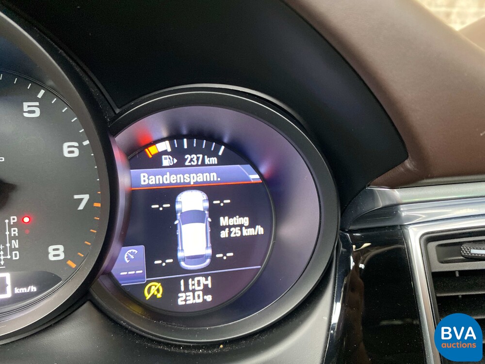 Porsche Macan 2.0 SportChrono 252pk 2016 -Org. NL-, KN-374-H.