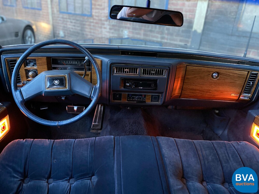 Cadillac Fleetwood Limousine 143 PS 1973.