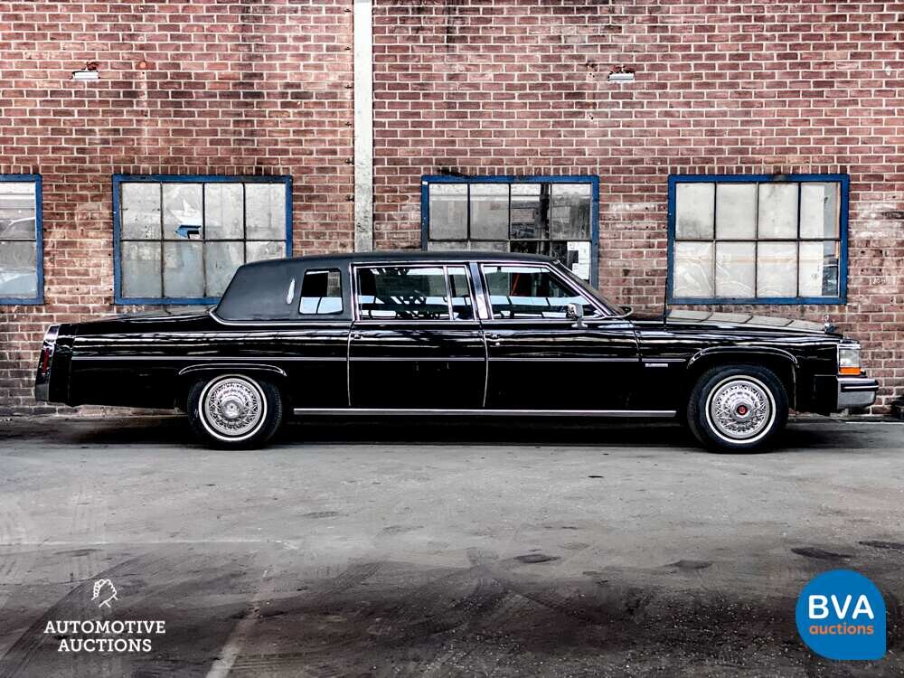 Cadillac Fleetwood Limousine 143 PS 1973.