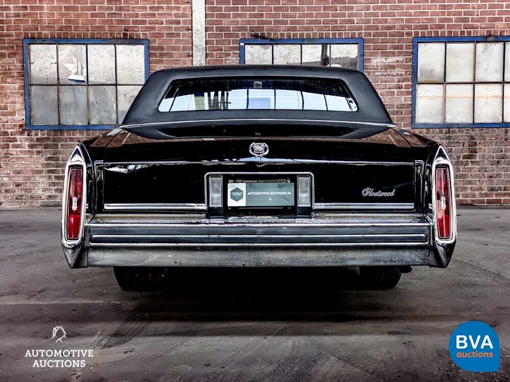 Cadillac Fleetwood Limousine 143 PS 1973.