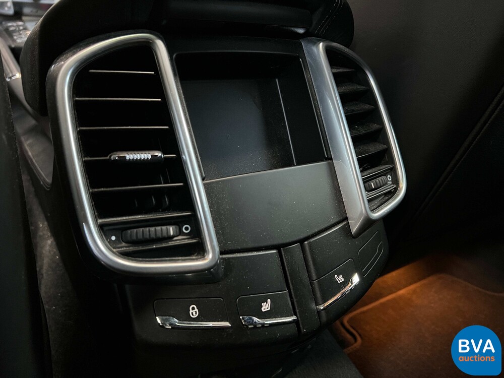 Porsche Cayenne 4.8 Turbo 500 PS 2012, 71-ZVF-9.