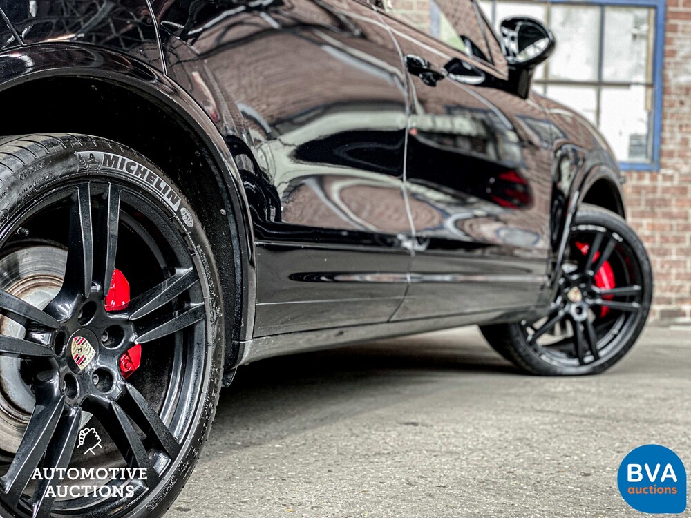 Porsche Cayenne 4.8 Turbo 500 PS 2012, 71-ZVF-9.