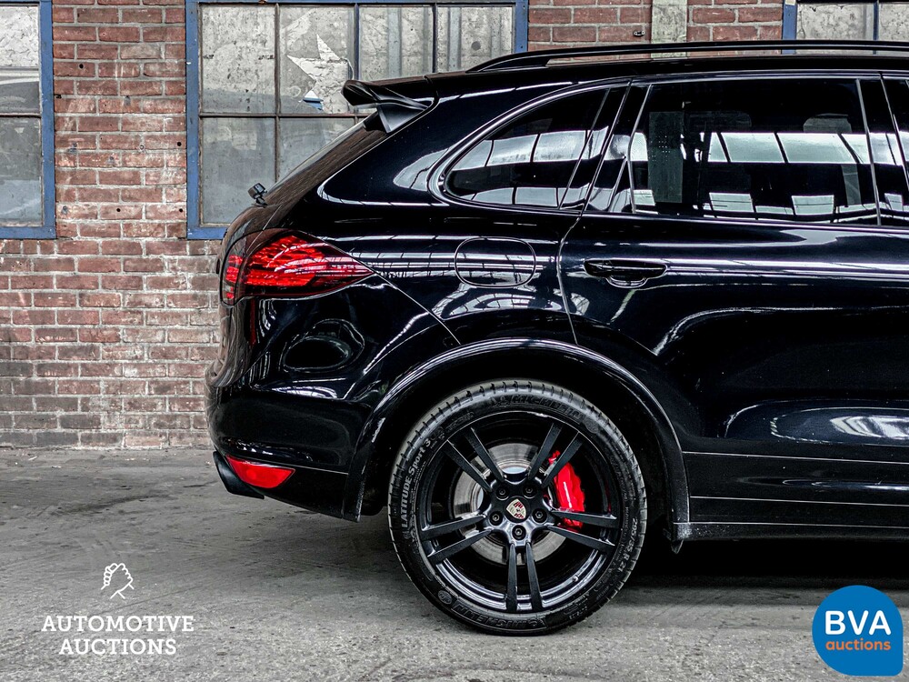 Porsche Cayenne 4.8 Turbo 500 PS 2012, 71-ZVF-9.