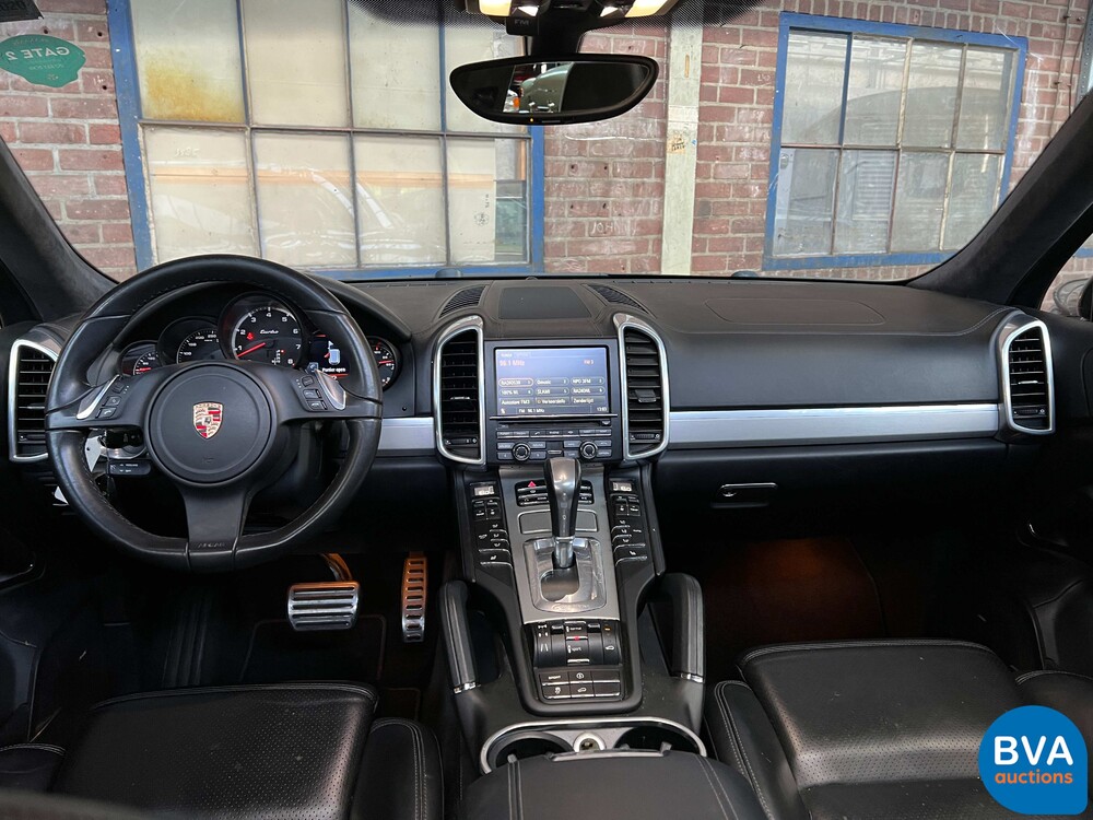 Porsche Cayenne 4.8 Turbo 500 PS 2012, 71-ZVF-9.