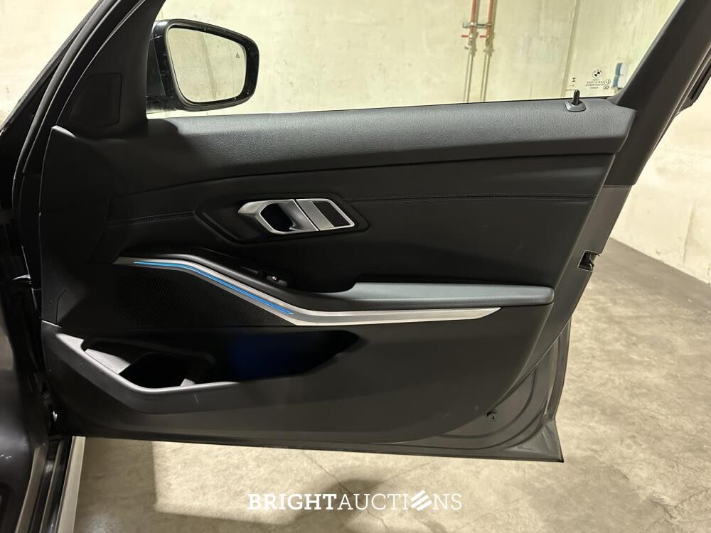 BMW 330e Touring M-Sport Business Edition Plus 292pk 2022 3-serie G21, X-990-TH